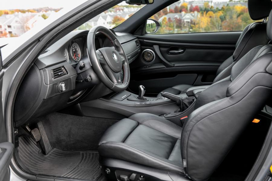 Интерьер BMW M3 Coupe (E93) 2011 года  (NA) (фото 37 из 80)